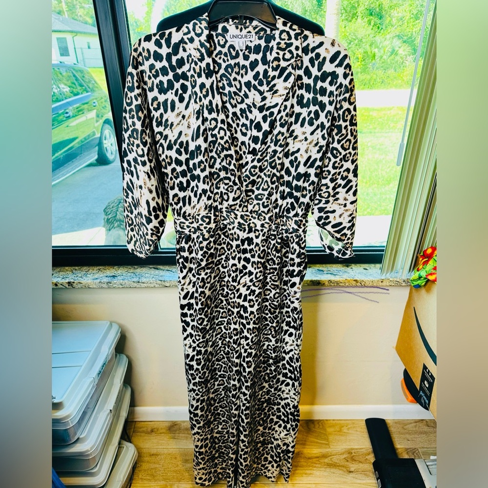 Unique21 Black and White Animal Print Mob Wife Jumpsuit Wide Leg Size 6